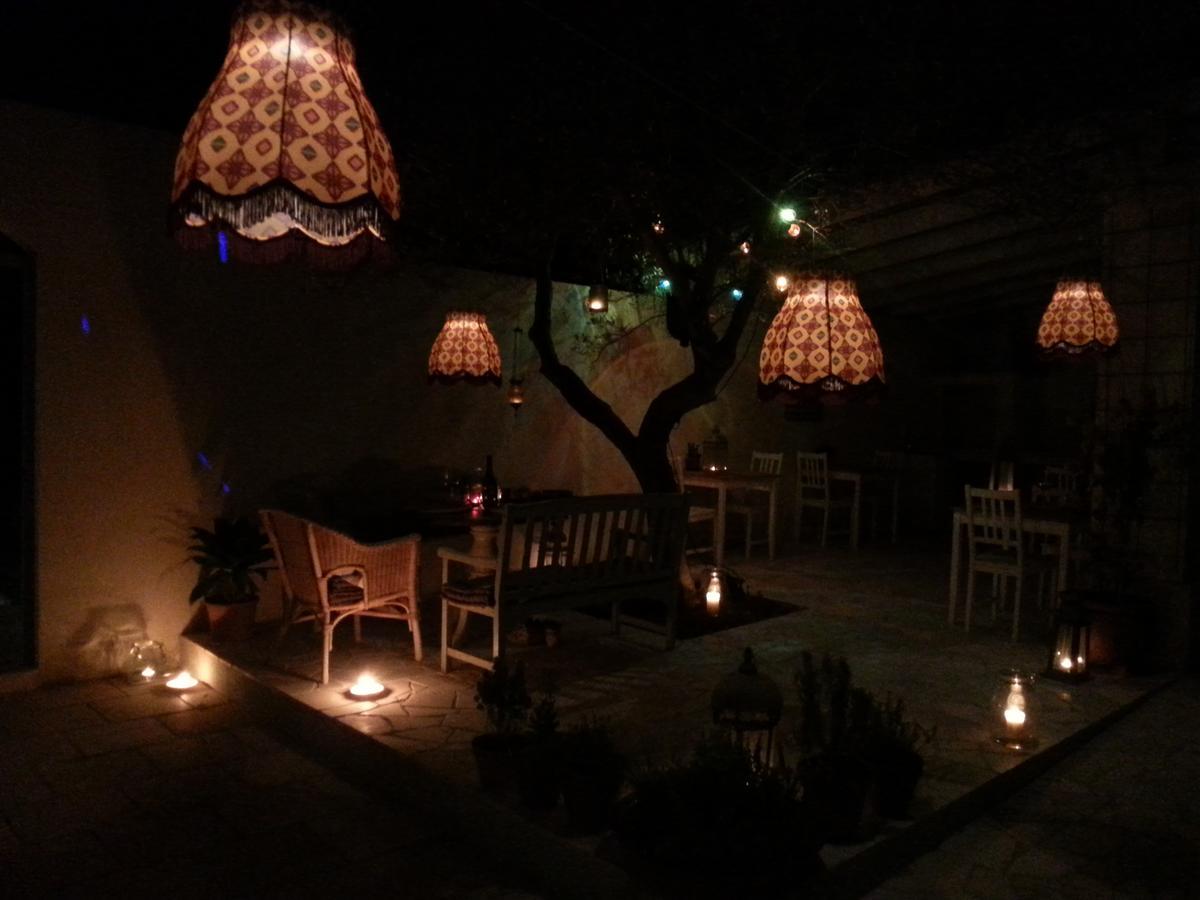 The Proud Garden Bed & Breakfast Каровиньо Екстериор снимка